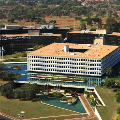 Ministros do TCU recebem R$ 4,3 milhões em penduricalhos em 2025