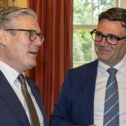 Andy Burnham pode retornar ao Parlamento e impactar Keir Starmer