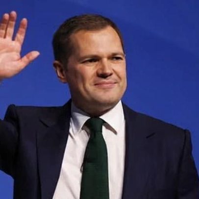 Robert Jenrick migra para o Reform UK após suspensão do Conservative