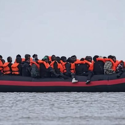 Dois ativistas de extrema-direita britânicos são presos na França