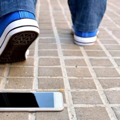 Geração Z troca smartphones por celulares simples, revela tendência