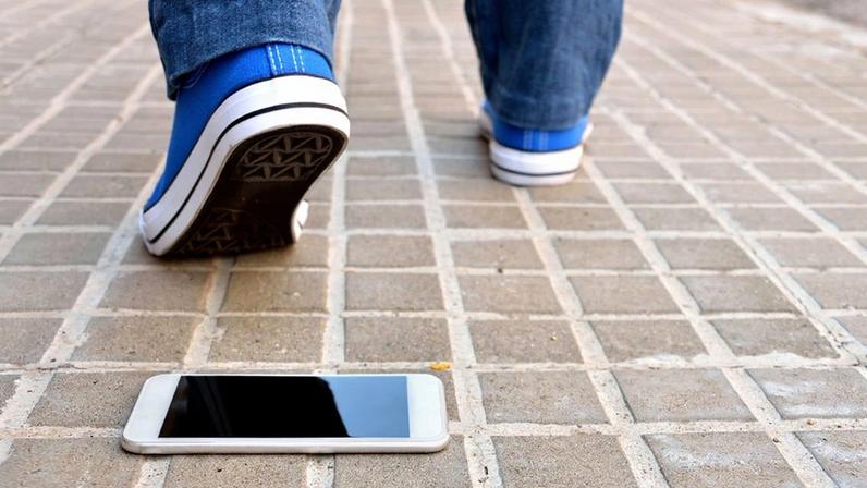 Why Gen Z Is Ditching Smartphones for Dumbphones