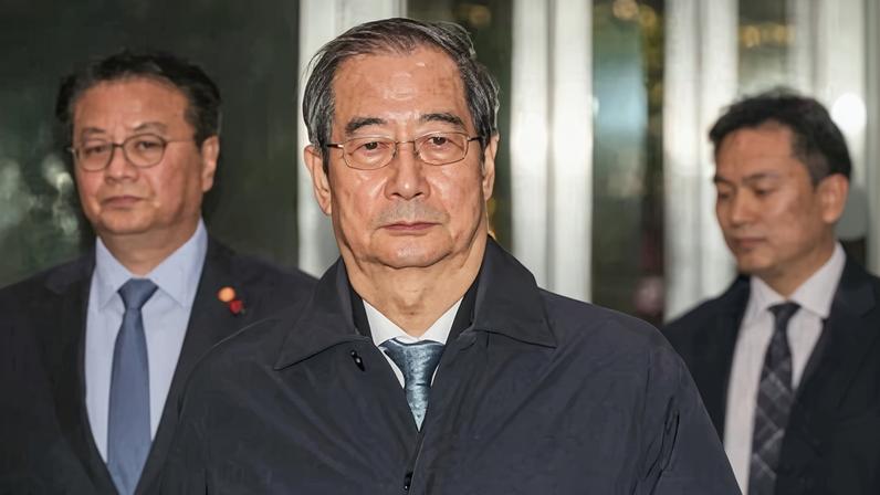 Han Duck-soo was also found guilty of creating false documents, destroying presidential records and perjury.