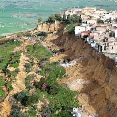 Povoação siciliana à beira do abismo após deslizamento de terra de 4 km