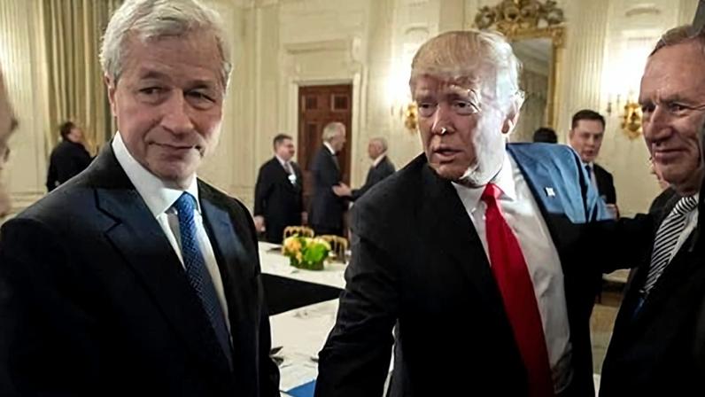 JPMorgan Chase head Jamie Dimon and Donald Trump in 2017.