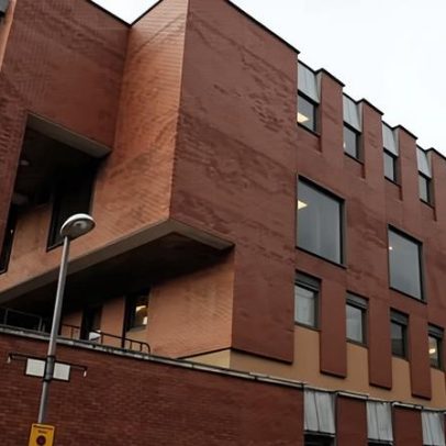 Menino planejava atentados; buscava utopia supremacista, diz tribunal de Leeds