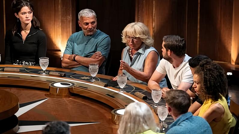 Equipe de Peaky Blinders em negociação para fusão com produtora de The Traitors