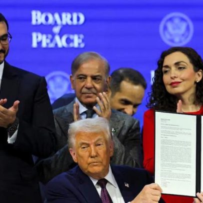 Trump oficializa Conselho da Paz em Davos ao lado de líderes mundiais