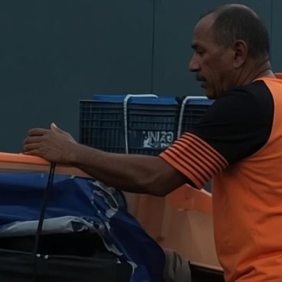 Ambulante em Recife prioriza oração antes de vender café