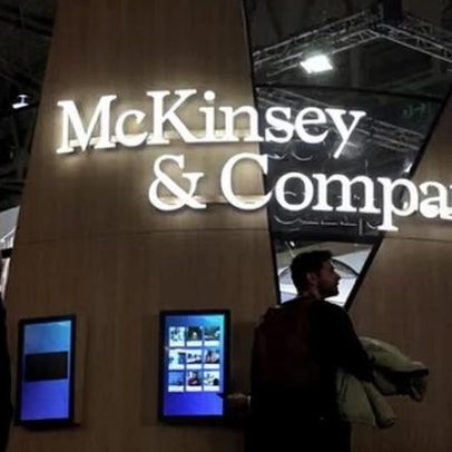 McKinsey solicita que graduados usem chatbot de IA no recrutamento