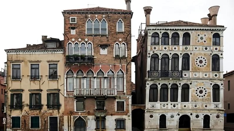 Palazzo Ca’ Dario (right), on the Grand Canal, has been hard to sell – and not only due to its reported €20m asking price.