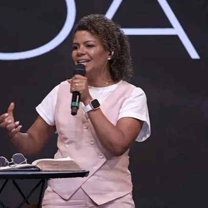 Nívea Soares afirma que igreja deve buscar o quebrantamento