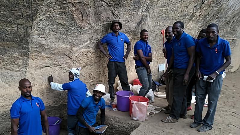 Pira de cremação na África pode ser a mais antiga com restos adultos