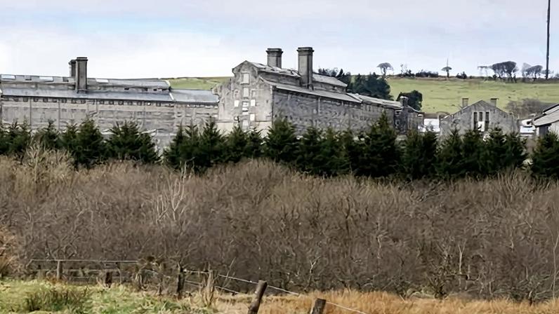 MoJ aluga prisão com gás tóxico; custo pode passar de £100 milhões