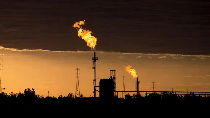 EUA planejam explorar petróleo venezuelano, 13% do orçamento de carbono