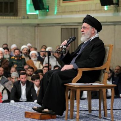 Parlamento iraniano ameaça jihad caso Líder Supremo seja atacado