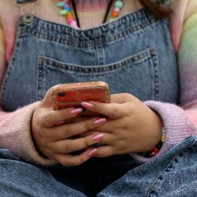 Banimento de redes sociais na Austrália atinge 4,7 milhões de contas de jovens no 1º mês