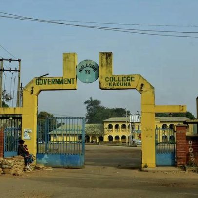 Nigéria reabre algumas escolas no norte, desafia ameaças de sequestro