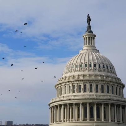 Senado dos EUA bloqueia tentativa de limitar poderes de guerra de Trump na Venezuela
