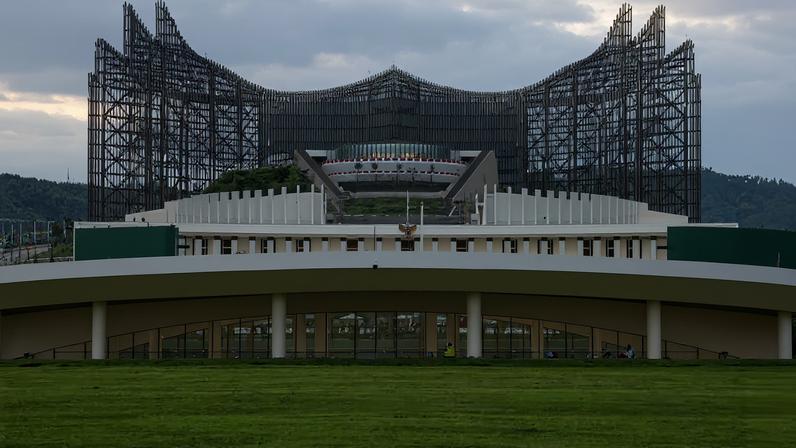 Prabowo reafirma compromisso com nova capital na primeira visita como presidente