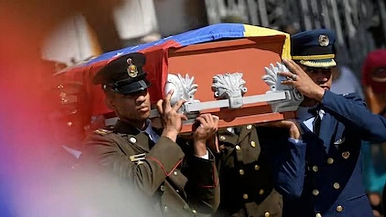 Funeral de los soldados muertos durante la captura de Nicolás Maduro, en Caracas, este miércoles.