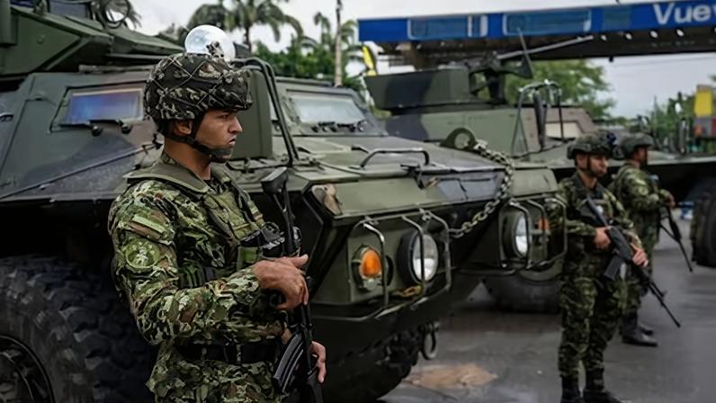 Militares resguardan el Puente Internacional Simón Bolívar, en Cúcuta, el 5 de enero.