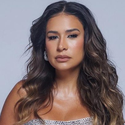 Look de Simone Mendes no DVD em Brasília inspira em Beyoncé e Michael Jackson