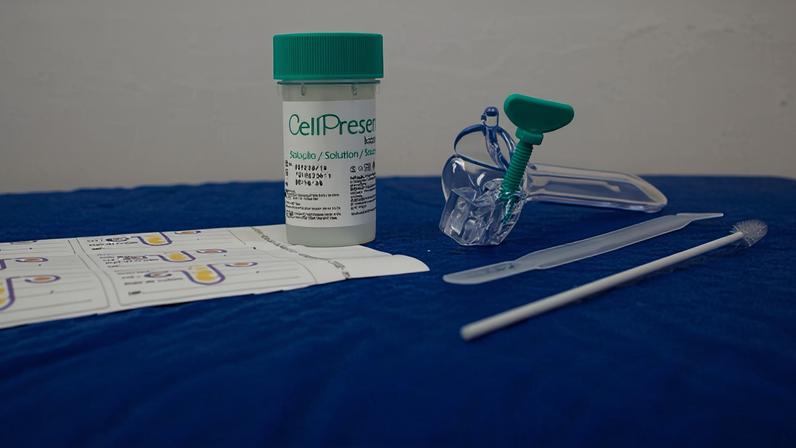 Brasília (DF), 15/08/2025 - Ministério da Saúde oferta tecnologia inovadora 100% nacional para detectar câncer do colo do útero no SUS. Medida do programa Agora Tem Especialistas, novo teste molecular de DNA-HPV será implementado de forma gradativa em 12 estados. Por ser mais moderno e eficaz, substituirá o Papanicolau.