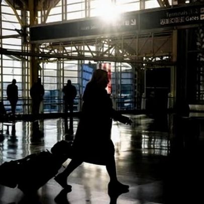 Administração Trump suspende vistos de imigrantes de 75 países