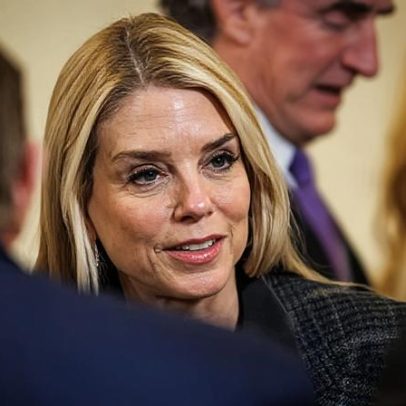 Críticos contestam pedido de Bondi por listas eleitorais de Minnesota durante ICE