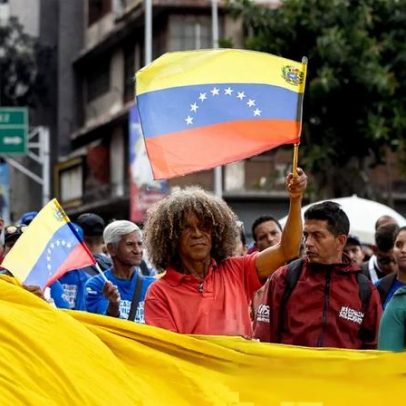 Presidente interino da Venezuela oferece colaborar com EUA após alerta de Trump