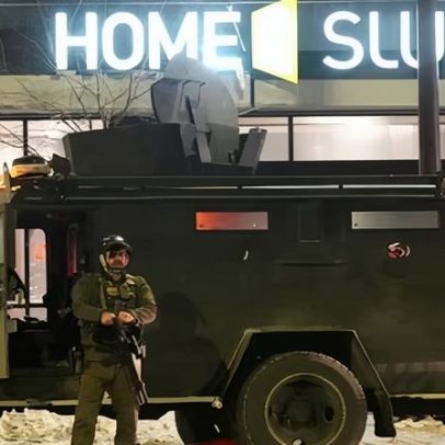 Gás lacrimogêneo é usado por agentes federais contra manifestantes em Minneapolis