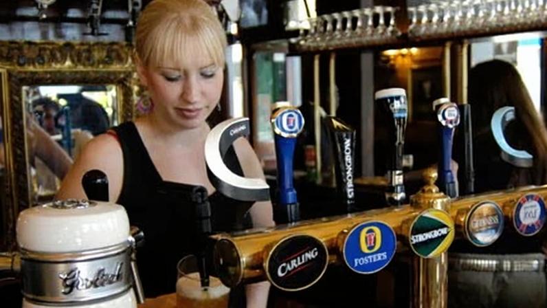 The retail and hospitality sector, such as pubs, showed weak hiring.