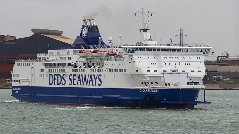 The Dunkirk-Rosyth ferry is now expected later this year and could be run by DFDS.