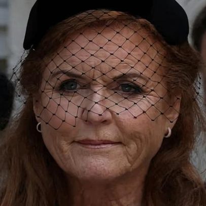 Epstein busca redenção com ajuda de Sarah Ferguson, aponta reportagem