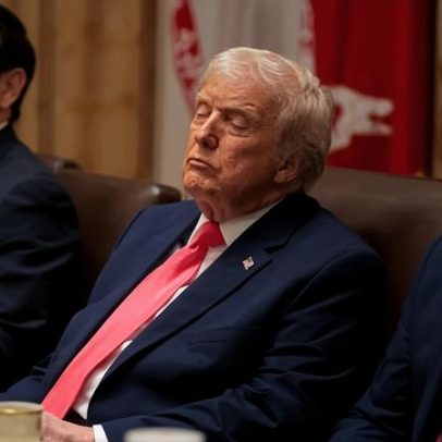 Trump nega ter dormido em reuniões públicas e defende saúde perfeita