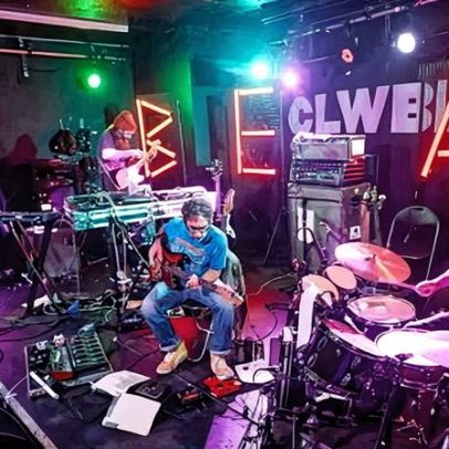 Locais de música no Reino Unido registram declínio desde 2018 e estabilizam