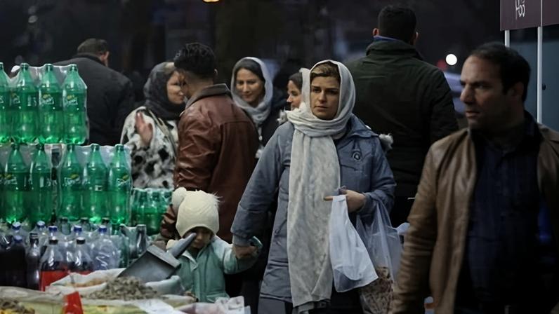 Inflation and the collapse in the value of the rial led to the protests that began in a Tehran bazaar.