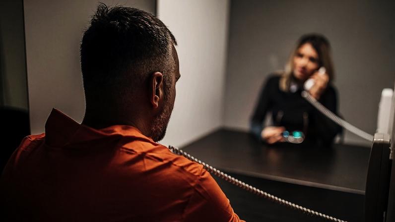 9 Scripture-Based Prayers for an Incarcerated Spouse