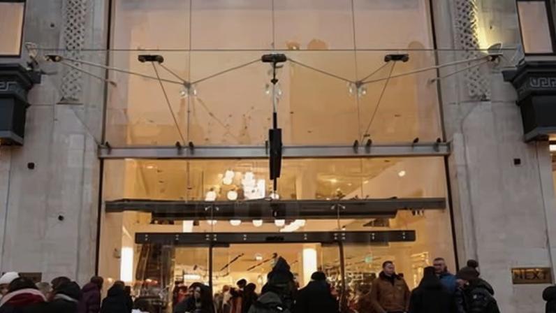 Next prevê lucro acima de £1,1 bi após forte vendas natalinas