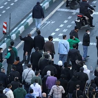 Duas pessoas mortas durante protestos no Irã que viraram campo de batalha