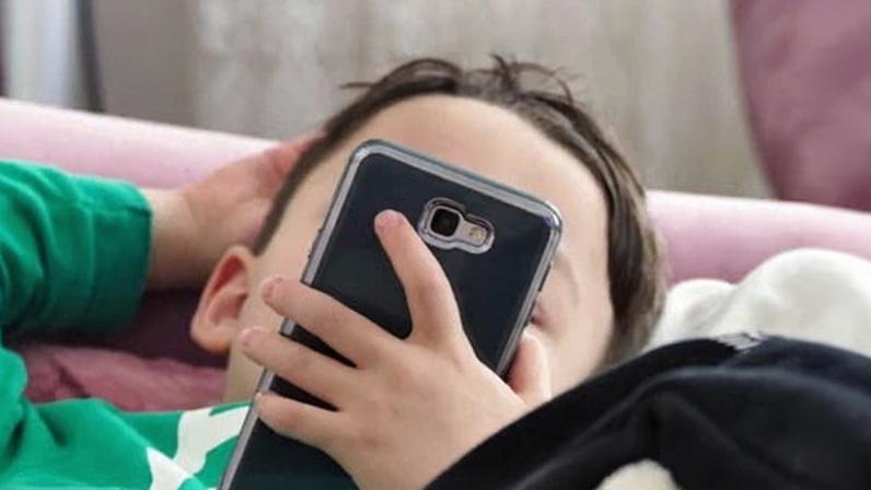 ‘Children are turning up age four at reception having spent far too much time on screens,’ Keir Starmer said.