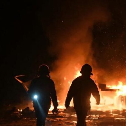 Zelensky: quatro mortos em ataques russos com quase 300 drones durante a noite