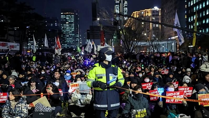 Procuradores sul-coreanos pedem pena de morte para o ex-presidente Yoon Suk Yeol