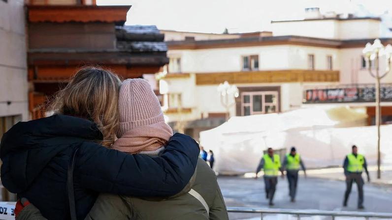 Incêndio repentino atinge resort suíço de esqui
