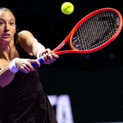 Dabrowski se contunde; Stefani encara Bouzkova em Adelaide