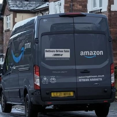 Ladrão de animais da Amazon é filmado roubando pet em Yorkshire