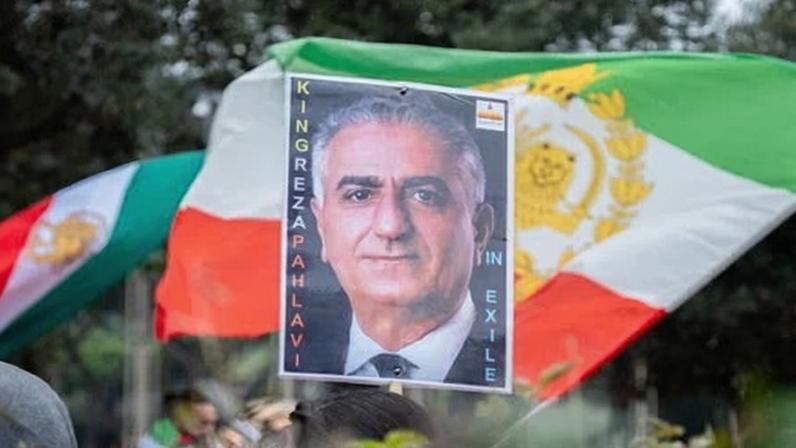The Iranian community in Rome demonstrate against the violent repression of protests in Iran and in support of Reza Pahlavi.