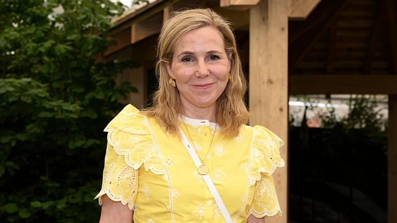 Sally Phillips attends The RHS Chelsea Flower Show at Royal Hospital Chelsea on May 2024