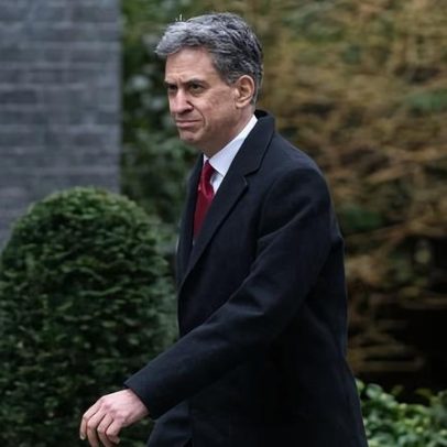 Ed Miliband defende resposta calma de Starmer a Trump em meio a retórica global